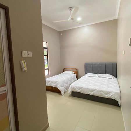 Sasuka Guesthouse Marang Exteriör bild