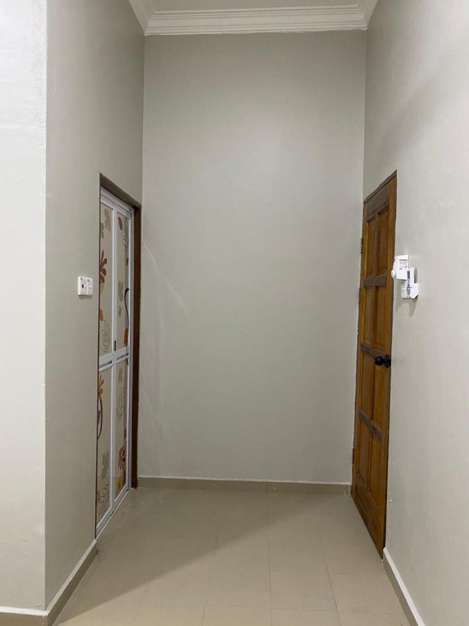 Sasuka Guesthouse Marang Exteriör bild