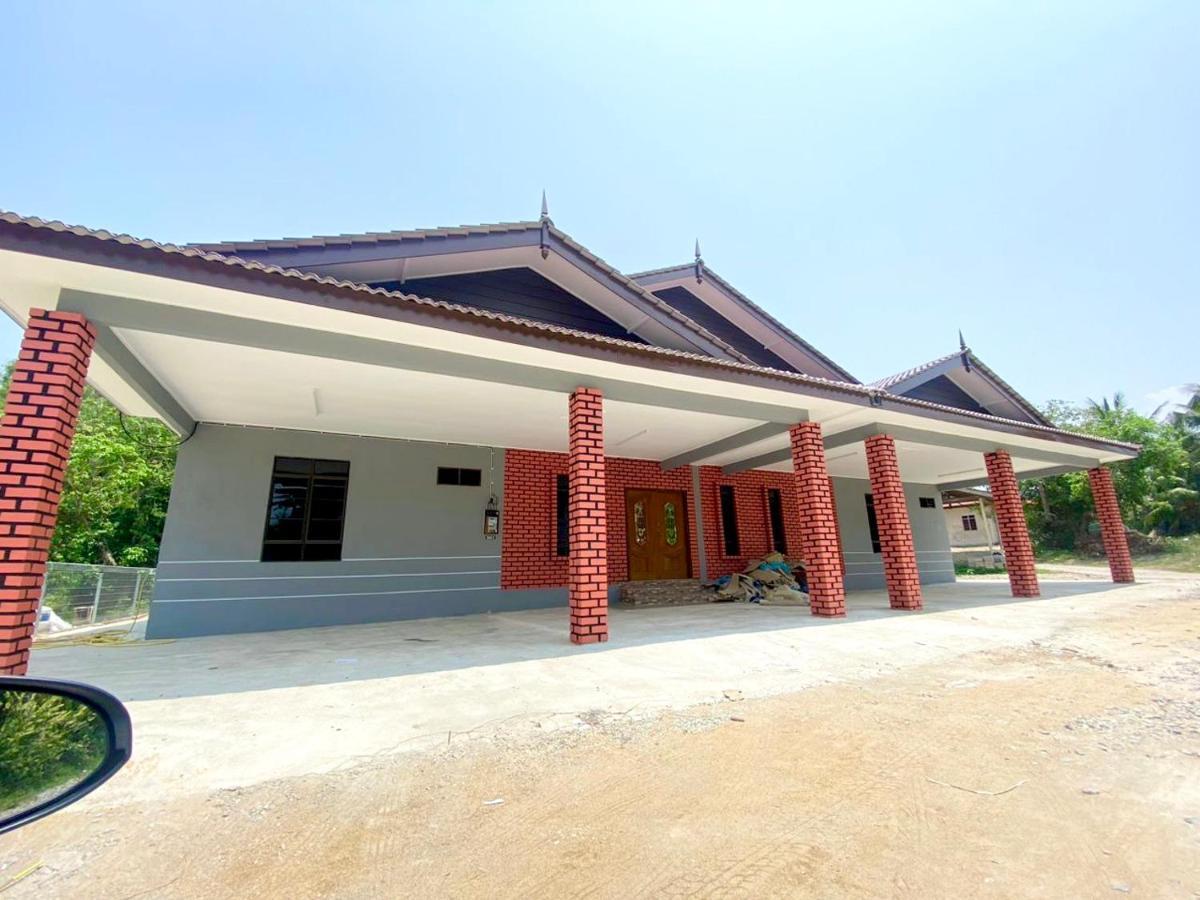 Sasuka Guesthouse Marang Exteriör bild