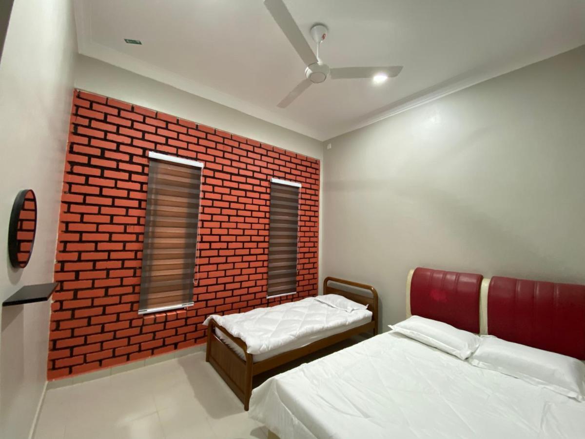 Sasuka Guesthouse Marang Exteriör bild