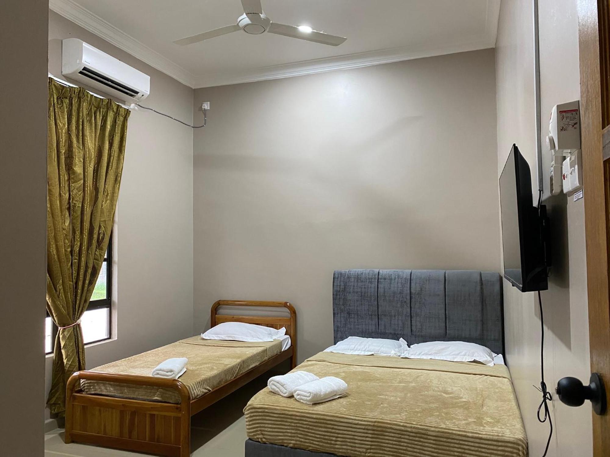 Sasuka Guesthouse Marang Exteriör bild